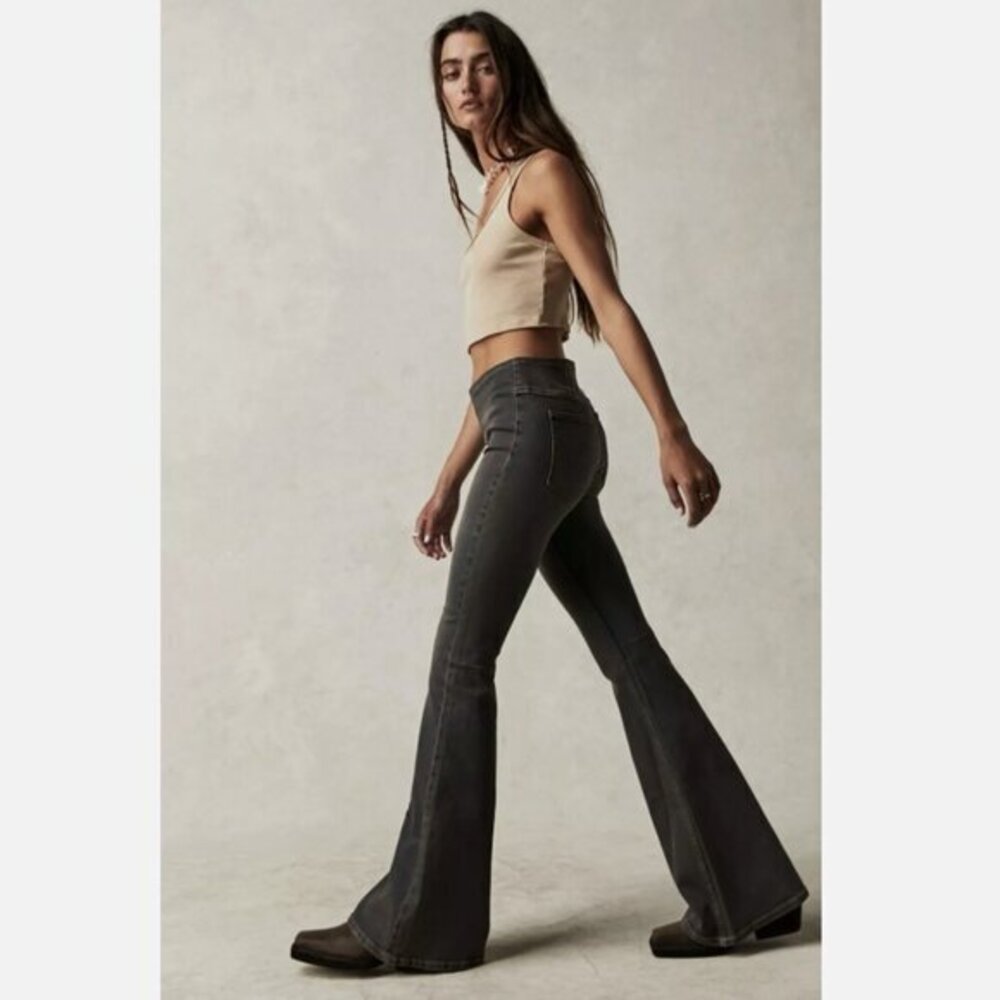 Free People Penny Pull On Flare Jeans in Dark Wash Size 27